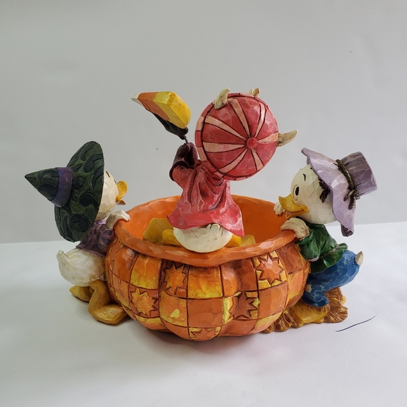 Walt Disney Showcase Collection - Picture 2 of 16